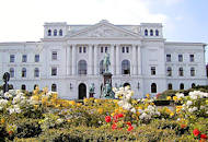 P5140077 Rathaus Hamburg Altona - blhende Blumen Platz der Republik.