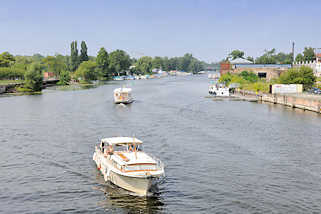 7170 Sportboote auf der Brandenburger Niederhavel in der Stadt Brandenburg.