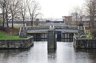 3241 Historische Schleuse am Schleusenkanal - Denkmalschutz.