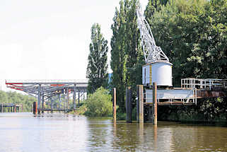 5673 Kräne am Moorfleeter Kanal in Hamburg Billbrook.