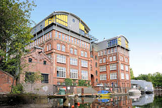 8340 Fabrikgebäude - Industriearchitektur, ehem. Schokoladenfabrik am Südkanal / Wendenstrasse; erbaut 1908 - das Gebäude steht unter Denkmalschutz.
