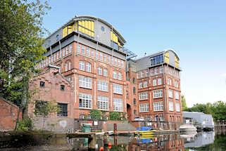 8340 Fabrikgebude - Industriearchitektur, ehem. Schokoladenfabrik am Sdkanal / Wendenstrasse; erbaut 1908 - das Gebude steht unter Denkmalschutz.