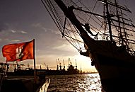 Sie suchen Hamburg Bilder fr die private Dekoration oder zur gewerblichen Nutzung?Wir haben Tausende von historischen und aktuellen Hamburg - Fotos mit den unterschiedlichsten Hamburger Themen fr Sie archiviert. Setzen Sie sich mit uns in Verbindung, wir beraten Sie gerne und schlagen Ihnen passende Hamburg Aufnahmen vor - und natrlich fotografieren wir auch weiterhin fr Sie Ihre Wunsch - Motive!