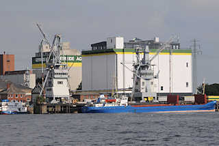 3823 Getreideheber im Kuhwerder Hafen - Getreidesilo auf Hamburg Steinwerder.