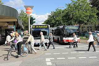 7100 Rahlstedter Bahnhof / Busbahnhof an der Bahnhofsstrasse.