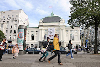 0434 Deutsches Schauspielhaus; erbaut im neobarocken Stil 1900; Wiener Architektenbro Fellner & Helmer.