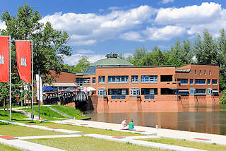 7213 Brgerhaus Wilhelmsburg - Anleger fr Barkassen und Kanus.