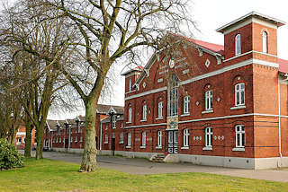 6020 Historische Ziegelarchitektur vom Gebude des Reit- und Fahrschule in Elmshorn; das Backsteingebude wurde 1895 errichtet und steht unter Denkmalschutz.