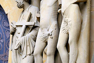 2551 Detail / Skulpturen Adam + Eva an der Adamspforte am Bamberger Dom