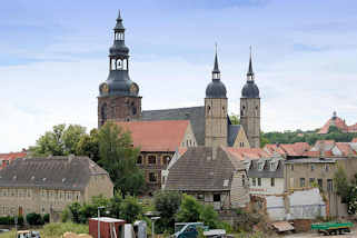 6057 Blick zur St. Andreas Kirche in der Lutherstadt Eisleben - die Pfarrkiche in der Eisleber Altstadt hat eine sptgotische Halle mit dreischiffigem Chor. Martin Luther hielt in der Zeit vom 31. Januar bis zum 15. Februar 1546 seine vier letzten Predigt