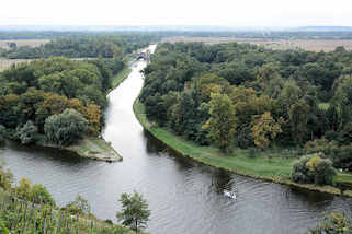 3576 Blick von der Burg Mělník auf die Elbe und die Mündung der Moldau.