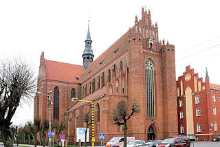 0001 Klosterkirche Pelplin, Polen - das Kloster Pelplin ist eine ehemalige, der Jungfrau Maria, St. Bernhard, St. Benedikt und St. Stanislaus geweihte Zisterzienserabtei. Backsteingotik - Baubeginn um 1258