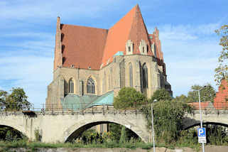 2844 Stadtpfarrkirche zu den hl. Aposteln Petrus und Paulus in Striegau Strzegom - dreischiffige Kirche, erbaut von 1280 - 1410.