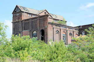 6401 Backsteinbau - verfallenes Industriegebäude am Hafen der Lutherstadt Wittenberg.