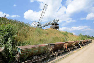 3354 Ziegeleipark Mildenberg / Zehdenick; Industriemuseum auf dem Gelnde zweier Ziegeleien, die bis 1991 in Betrieb waren - Loren und Frderanlage